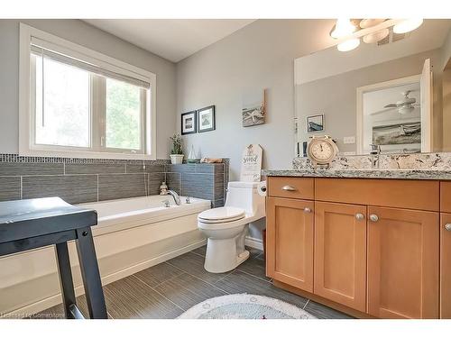 1069 Beach Boulevard, Hamilton, ON - Indoor Photo Showing Bathroom