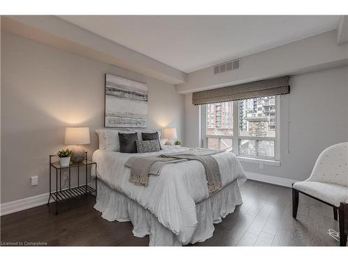 311-430 Pearl Street, Burlington, ON - Indoor Photo Showing Bedroom