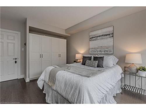 311-430 Pearl Street, Burlington, ON - Indoor Photo Showing Bedroom