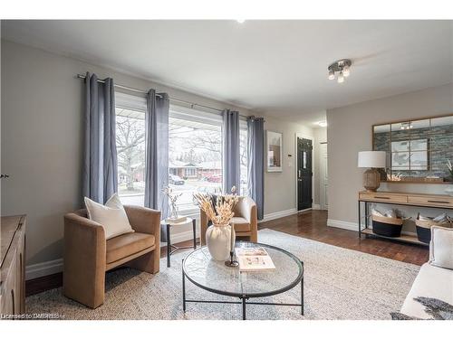 Upper-34 Briarwood Crescent, Hamilton, ON - Indoor Photo Showing Living Room