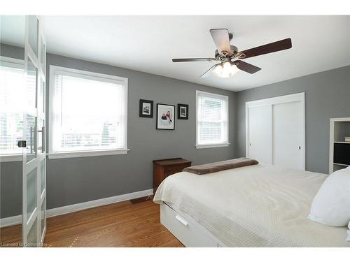 865 Shadeland Avenue, Burlington, ON - Indoor Photo Showing Bedroom