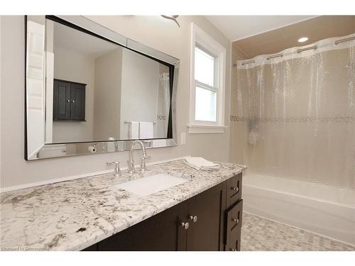 865 Shadeland Avenue, Burlington, ON - Indoor Photo Showing Bathroom