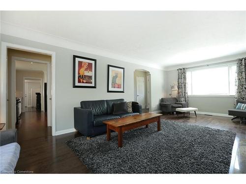 865 Shadeland Avenue, Burlington, ON - Indoor Photo Showing Living Room