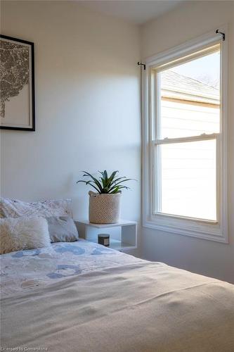 536 James Street N, Hamilton, ON - Indoor Photo Showing Bedroom