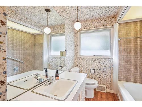 9 Briarsdale Drive, St. Catharines, ON - Indoor Photo Showing Bathroom