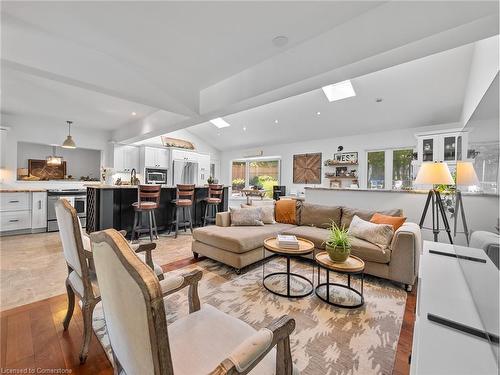 37 Maple Avenue, Flamborough, ON - Indoor Photo Showing Living Room