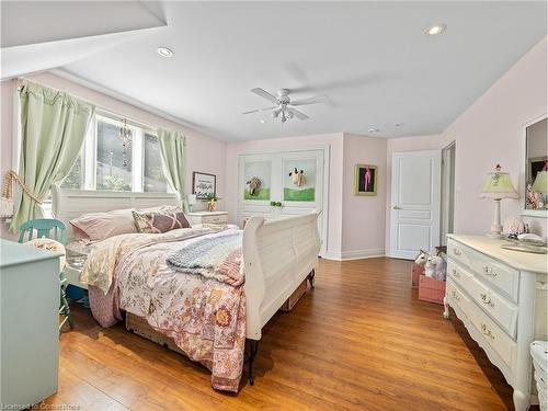 37 Maple Avenue, Flamborough, ON - Indoor Photo Showing Bedroom