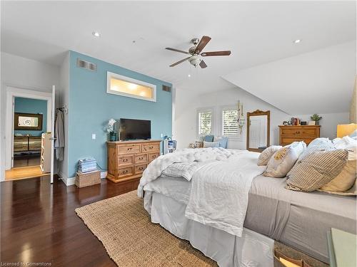 37 Maple Avenue, Flamborough, ON - Indoor Photo Showing Bedroom