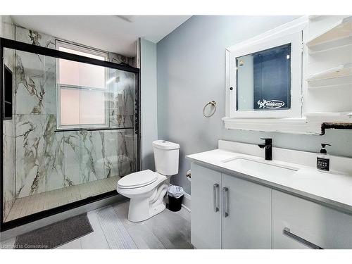 1048 Barton Street E, Hamilton, ON - Indoor Photo Showing Bathroom