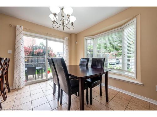 2391 Curtis Road, Burlington, ON - Indoor Photo Showing Dining Room