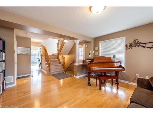 2391 Curtis Road, Burlington, ON - Indoor