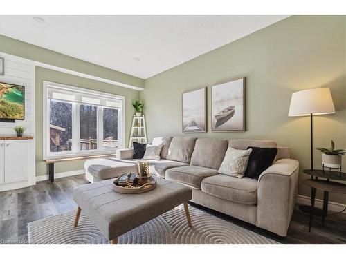 127 Kinsman Drive, Binbrook, ON - Indoor Photo Showing Living Room