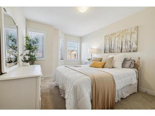 127 Kinsman Drive, Binbrook, ON - Indoor Photo Showing Bedroom