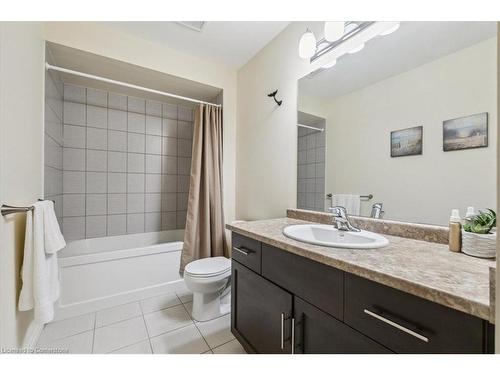 127 Kinsman Drive, Binbrook, ON - Indoor Photo Showing Bathroom