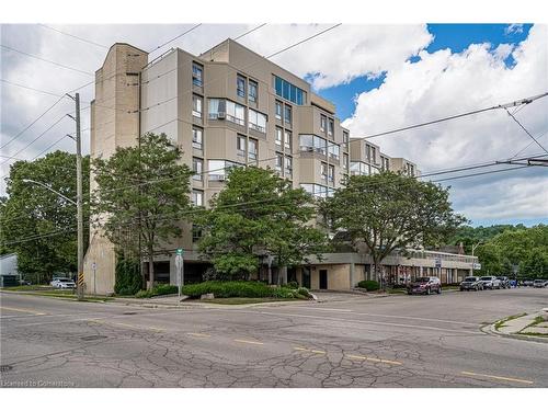 209-10 John Street, Dundas, ON - Outdoor With Facade