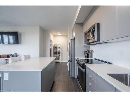 1907-3220 William Coltson Avenue, Oakville, ON - Indoor Photo Showing Kitchen