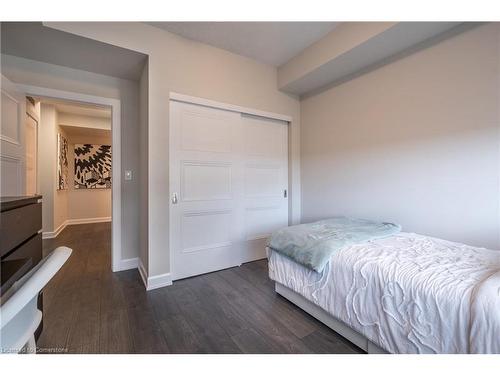 1907-3220 William Coltson Avenue, Oakville, ON - Indoor Photo Showing Bedroom