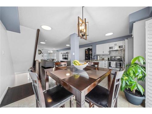 91 Mayland Trail, Hamilton, ON - Indoor Photo Showing Dining Room