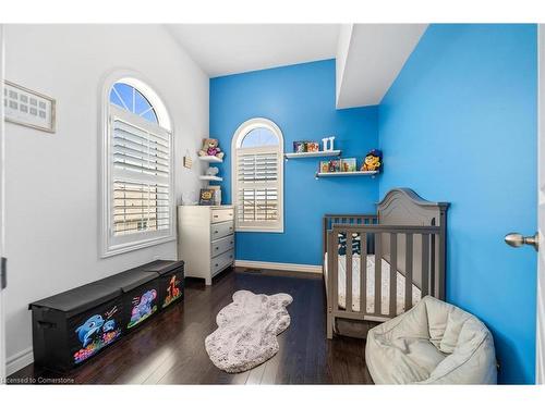 91 Mayland Trail, Hamilton, ON - Indoor Photo Showing Bedroom