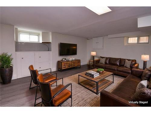 64 Crooks Street, Hamilton, ON - Indoor Photo Showing Living Room