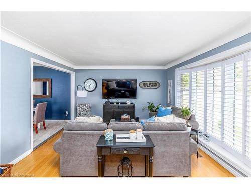 120 Pusey Boulevard, Brantford, ON - Indoor Photo Showing Living Room