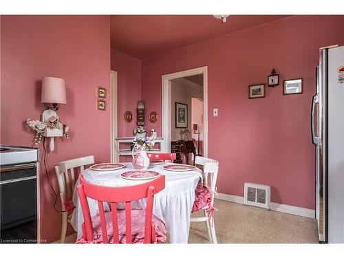 144 Brantdale Avenue, Hamilton, ON - Indoor Photo Showing Dining Room