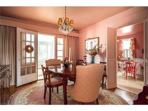 144 Brantdale Avenue, Hamilton, ON - Indoor Photo Showing Dining Room