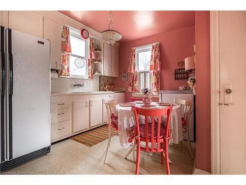 144 Brantdale Avenue, Hamilton, ON - Indoor Photo Showing Dining Room