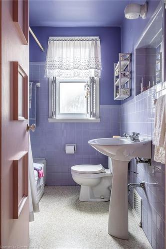 144 Brantdale Avenue, Hamilton, ON - Indoor Photo Showing Bathroom