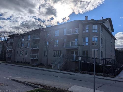 312-56 Kerman Avenue, Grimsby, ON - Outdoor With Balcony