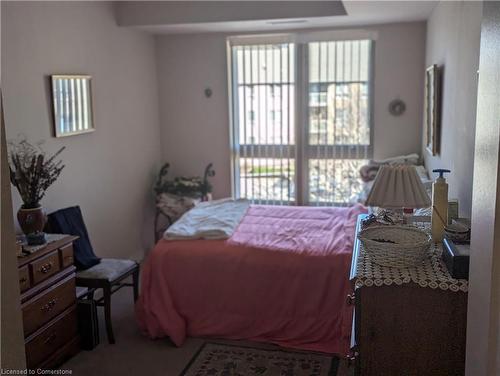 312-56 Kerman Avenue, Grimsby, ON - Indoor Photo Showing Bedroom