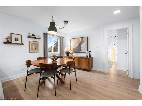 52-2530 Northampton Boulevard, Burlington, ON - Indoor Photo Showing Dining Room