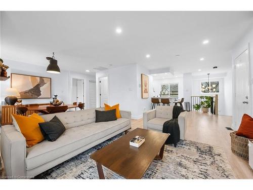 52-2530 Northampton Boulevard, Burlington, ON - Indoor Photo Showing Living Room