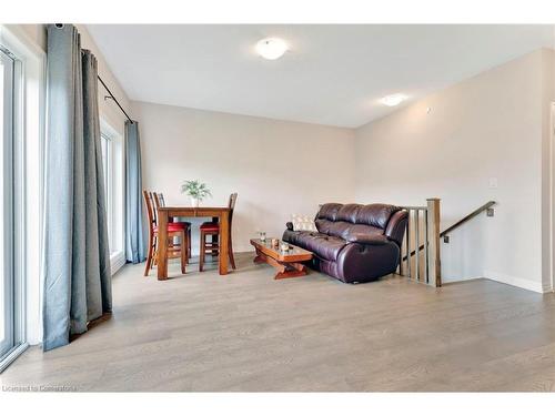 104 Parkside Drive, St. Catharines, ON - Indoor Photo Showing Other Room