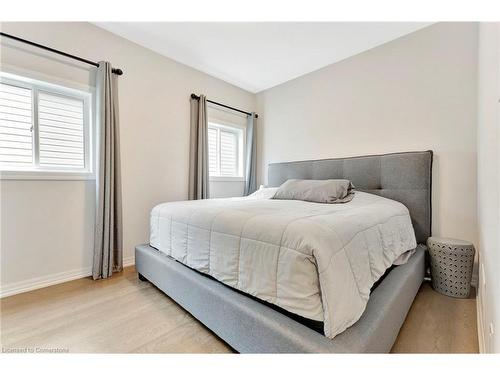 104 Parkside Drive, St. Catharines, ON - Indoor Photo Showing Bedroom