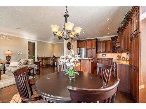 24-875 University Avenue E, Waterloo, ON - Indoor Photo Showing Dining Room