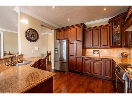 24-875 University Avenue E, Waterloo, ON - Indoor Photo Showing Kitchen With Double Sink