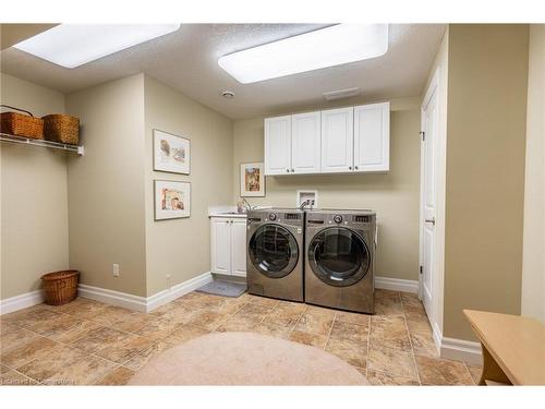 24-875 University Avenue E, Waterloo, ON - Indoor Photo Showing Laundry Room