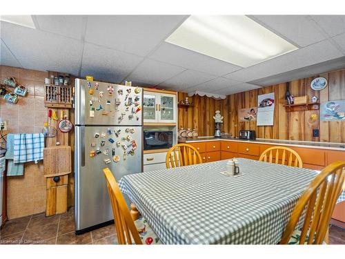 6749 Betty Avenue, Niagara Falls, ON - Indoor Photo Showing Dining Room