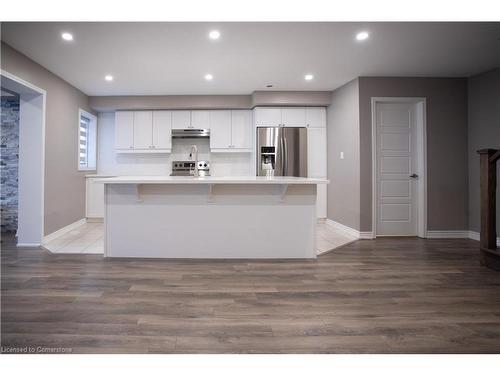 560 Allport Gate, Milton, ON - Indoor Photo Showing Kitchen