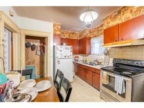 78 Barnesdale Avenue N, Hamilton, ON - Indoor Photo Showing Kitchen With Double Sink