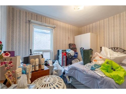 78 Barnesdale Avenue N, Hamilton, ON - Indoor Photo Showing Other Room