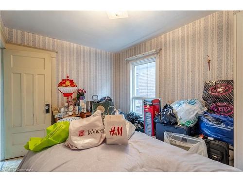 78 Barnesdale Avenue N, Hamilton, ON - Indoor Photo Showing Bedroom