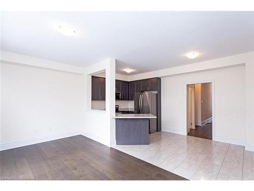 35 Jell Street, Guelph, ON - Indoor Photo Showing Kitchen