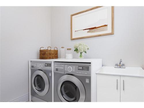 35 Jell Street, Guelph, ON - Indoor Photo Showing Laundry Room