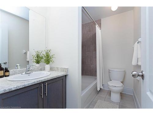 35 Jell Street, Guelph, ON - Indoor Photo Showing Bathroom