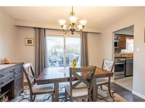 3395 Tisdale Road, Mount Hope, ON - Indoor Photo Showing Dining Room