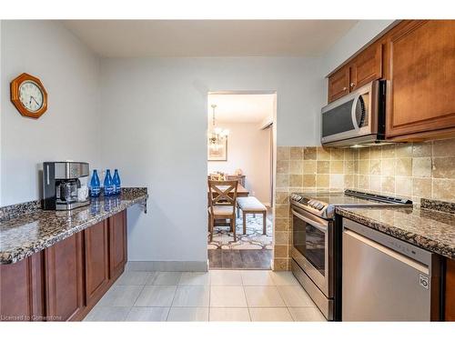 3395 Tisdale Road, Mount Hope, ON - Indoor Photo Showing Kitchen