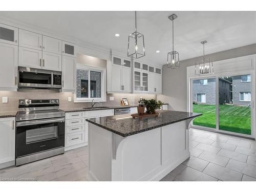 15 Roselawn Avenue, Ancaster, ON - Indoor Photo Showing Kitchen With Upgraded Kitchen