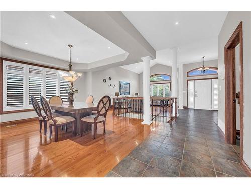 117 Christopher Drive, Hamilton, ON - Indoor Photo Showing Dining Room